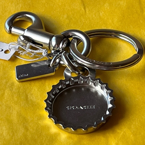 🥤 COACH BOTTLE CAP BAG CHARM 🥤 NWT 🥤 - Picture 14 of 16
